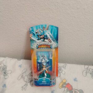 "Skylanders Giants", Chill Collectible Toy With Collectible Card.